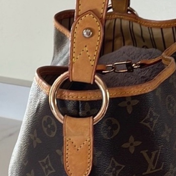 Authentic Louis Vuitton handbag - Picture 8 of 15
